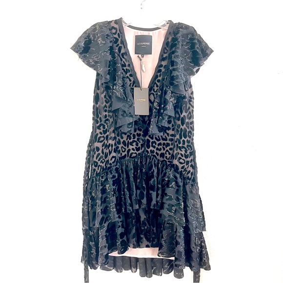 superbe Dresses & Skirts - New stunning black Revolve Superbe dress medium